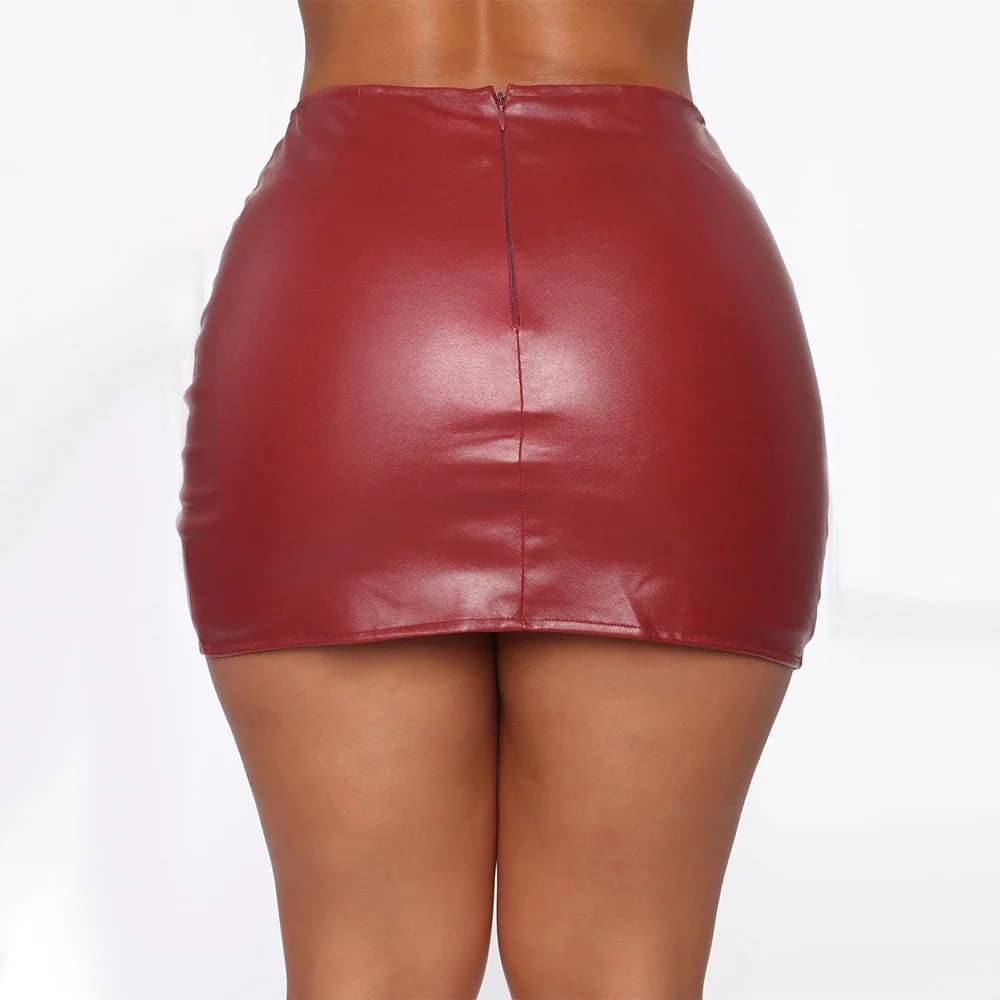Mini-jupe fendue en simili cuir