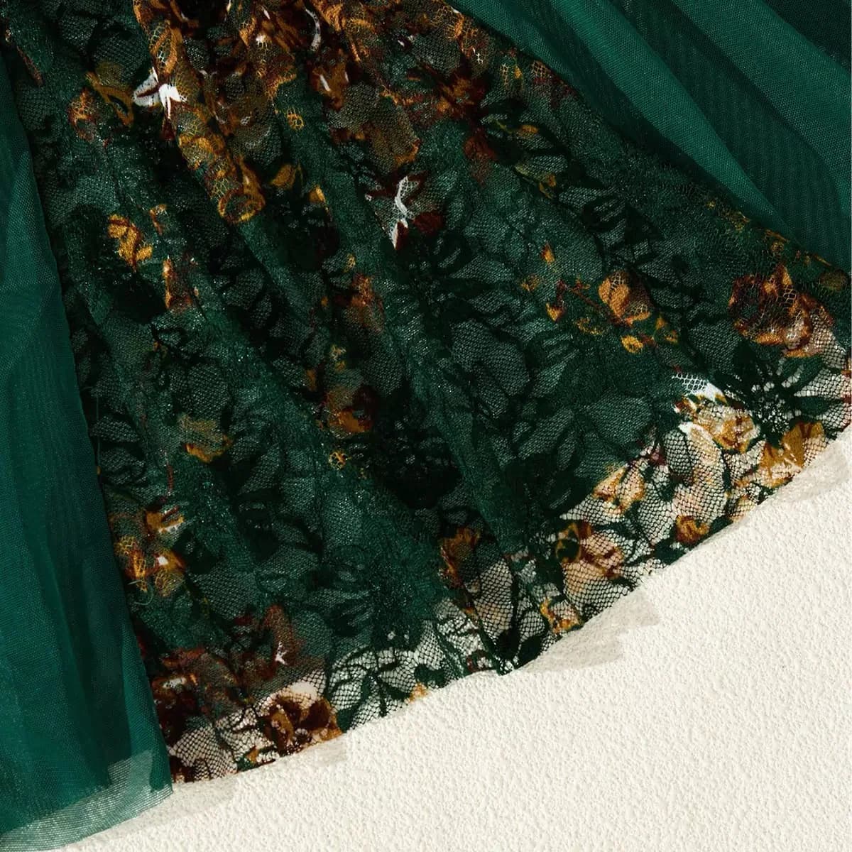 Nuisette Émeraude en dentelle et voile