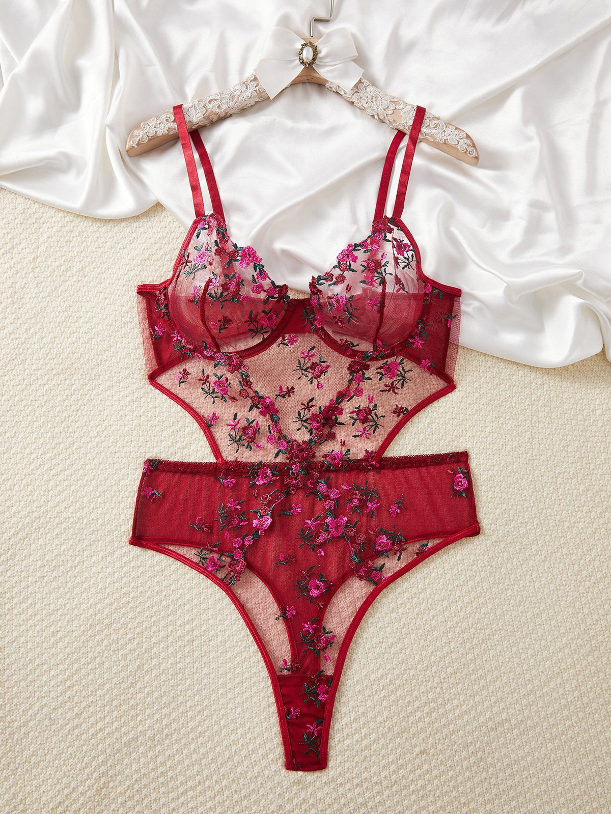 Bodies Estella – Tulle Brodé Floral Rouge